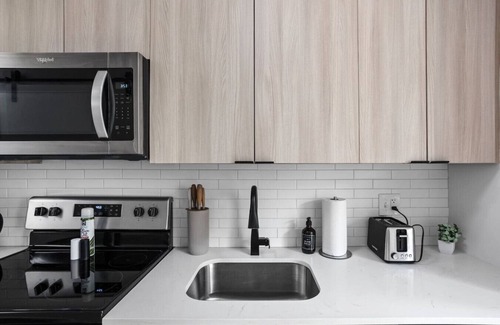 Mile Square Apartamento | Chic Downtown Indy Escape
