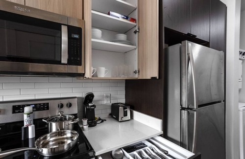 Mile Square Apartamento | Chic Downtown Indy Escape