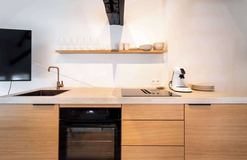 Historisch centrum Apartamento | Chic Duplex Steps from Grote Markt