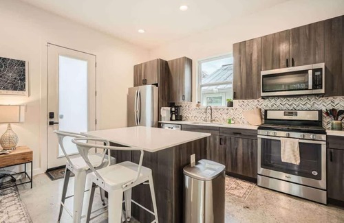 Govalle Casa | Chic East Austin Home | Walkable w/Private Yard