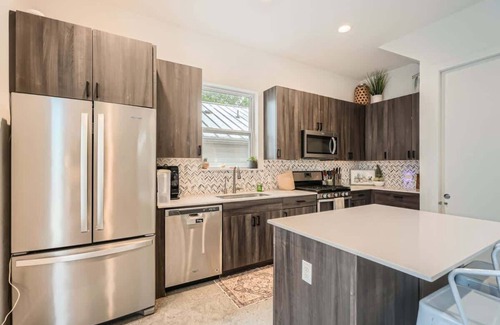 Govalle Casa | Chic East Austin Home | Walkable w/Private Yard