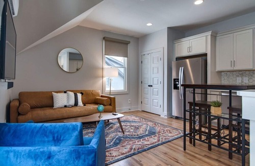 Greenwood Casa | Chic East Nashville Townhouse Retreat
