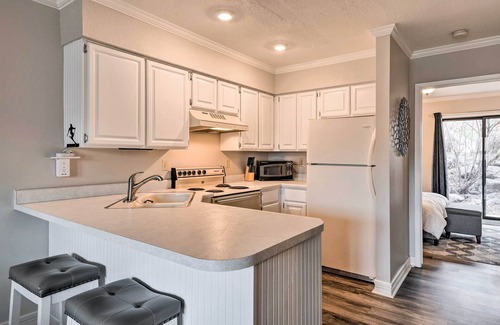 Wolf Creek Condominio | Chic Eden Condo w/ Pool Access < 5 Mi to Ski!