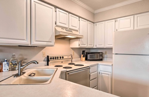 Wolf Creek Condominio | Chic Eden Condo w/ Pool Access < 5 Mi to Ski!
