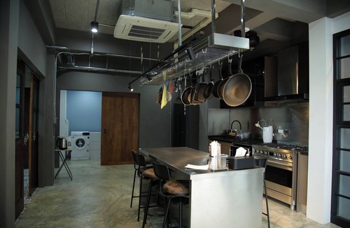 Phra Khanong Nuea Casa | Chic Ekkamai Escape Near BTS, Dining & Nightlife