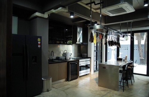 Phra Khanong Nuea Casa | Chic Ekkamai Escape Near BTS, Dining & Nightlife