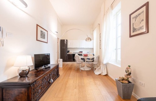 Parma City Centre Apartamento | Chic Elegance at Borgo Tommasini Apartment