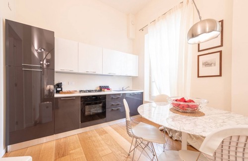 Parma City Centre Apartamento | Chic Elegance at Borgo Tommasini Apartment