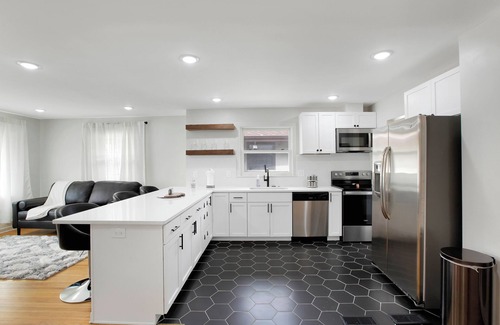 Diamond Lake Casa | Chic Escape Near Mall of America