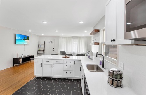 Diamond Lake Casa | Chic Escape Near Mall of America