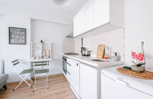 Moda Apartamento | Chic Flat w Balcony 5 min to Moda Coast in Kadikoy