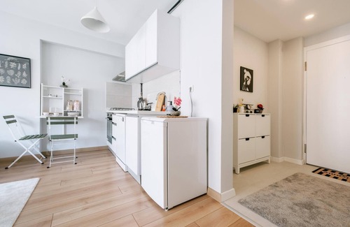 Moda Apartamento | Chic Flat w Balcony 5 min to Moda Coast in Kadikoy