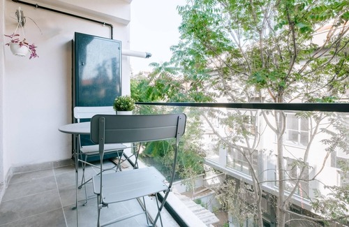 Moda Apartamento | Chic Flat w Balcony 5 min to Moda Coast in Kadikoy