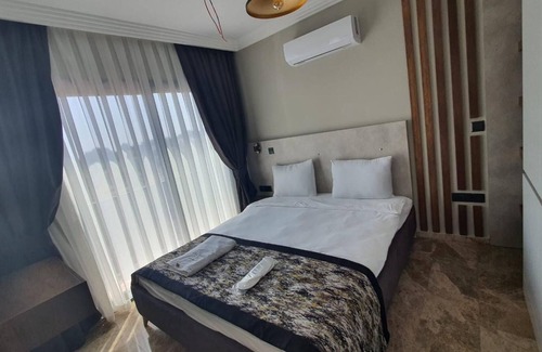 Karakum Casa | Chic Flat w Pool 5 min to Beach in Kyrenia