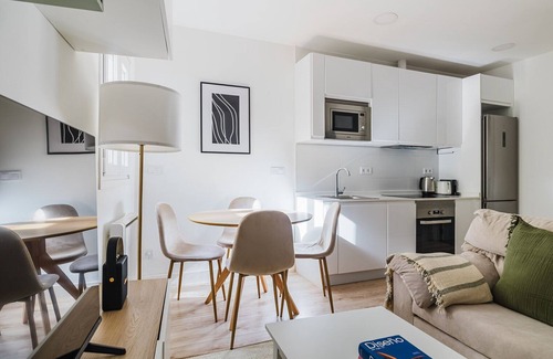 Salamanca Apartamento | Chic Fuente del Berro 1BR w/ Washer, Fully Furnished, by Blueground