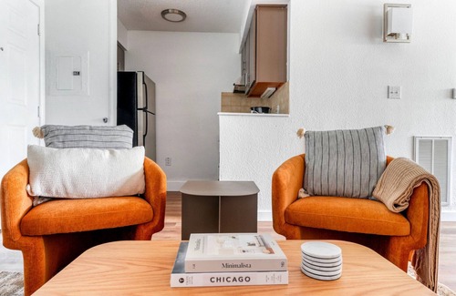 Gateway Apartamento | Chic Gateway Studio w/ Gym, Pool, nr Movies, by Blueground