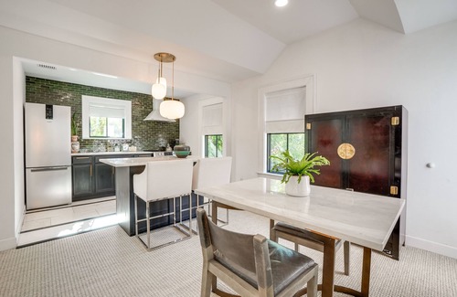 Beach Park Apartamento | Chic Getaway in Desirable South Tampa District!