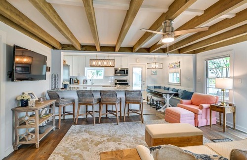 Myrtle Beach Casa | Chic Historic Myrtle Beach Cottage Steps to Beach