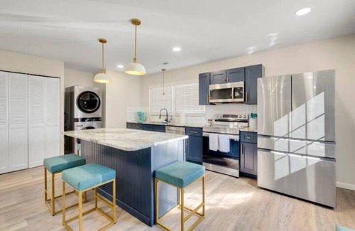 Southeast Raleigh Casa | Chic home w king bed in Raleigh