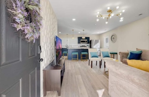 Southeast Raleigh Casa | Chic home w king bed in Raleigh