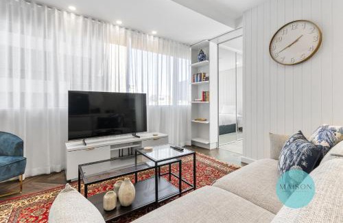Newcastle Apartamento | Chic Honeysuckle Apartment