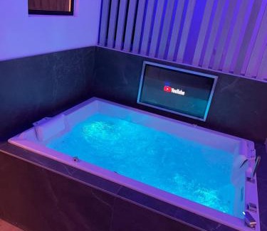 Plaine Centre Ville Apartamento | Chic & Jacuzzi