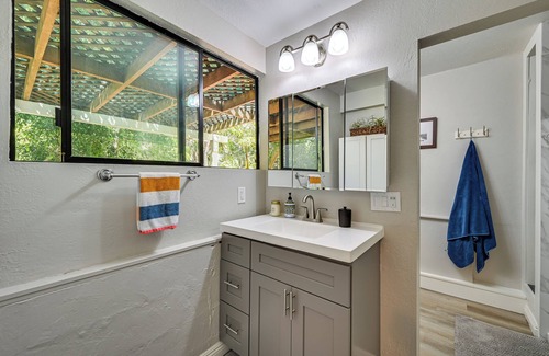 Mount Helix Cabaña | Chic La Mesa Retreat w/ Patio & Charcoal Grill!