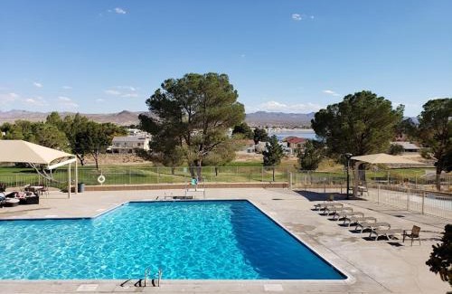 Silver Lakes Country Club Casa | Chic Lake House