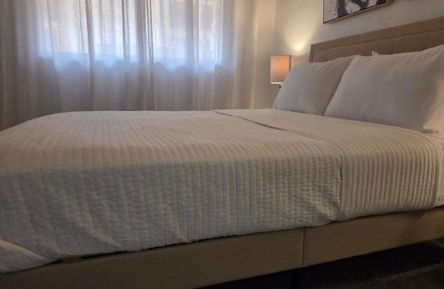 Silver Lakes Country Club Casa | Chic Lake House
