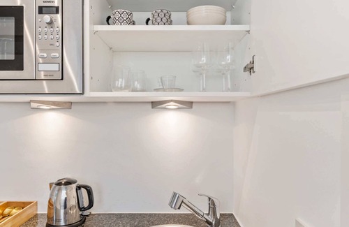 Limpertsberg Apartamento | Chic Limpertsberg Studio w/ Free Parking & Wi-Fi