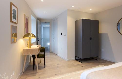 Kensal Green Apartamento | Chic London Living Upscale 2BR Home with Style