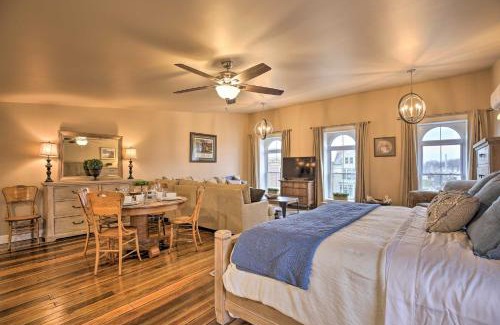 Georgetown Apartamento | Chic Main Street Retreat Less Than 7 Mi to KY Horse Park!
