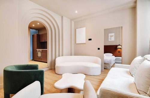 Saint-Merri Apartamento | CHIC MARAIS SOUPLEX: LUXURY 6 BED APARTMENT NEAR ARCHIVES AND PLACE DES VOSGES