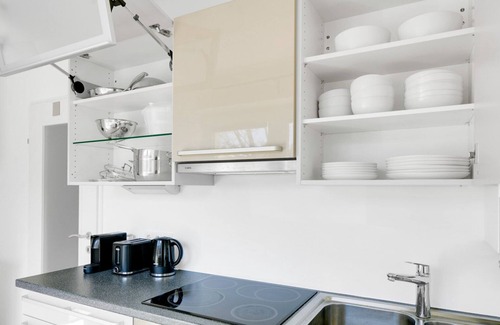 Matzleinsdorf Apartamento | Chic Margareten 2BR w/ A/C & Elevator near Hauptbahnhof, by Blueground