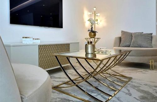 San Roque Apartamento | Chic Mediterranean Living In This Three-Bedroom Penthouse Situated in the San Roque Club Resort