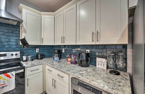 Downtown Memphis Cabaña | Chic Memphis Home w/ Deck ~ 2 Mi to Dtwn!