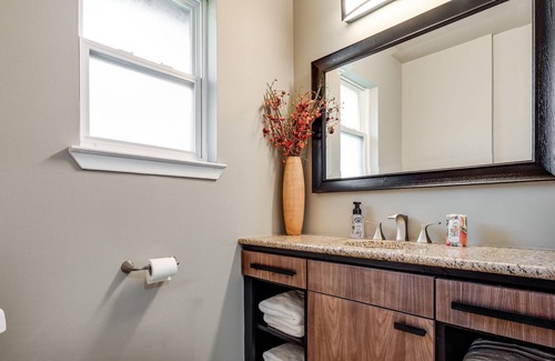 White Rock Hills Casa | Chic Mid-Century Modern w/pool, 10 min from downtown!