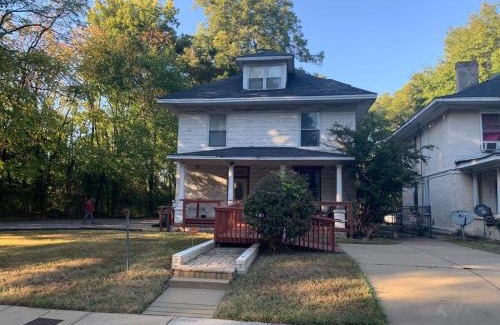 Memphis Casa | Chic Midtown 6BR Main house and 3BR Cottage