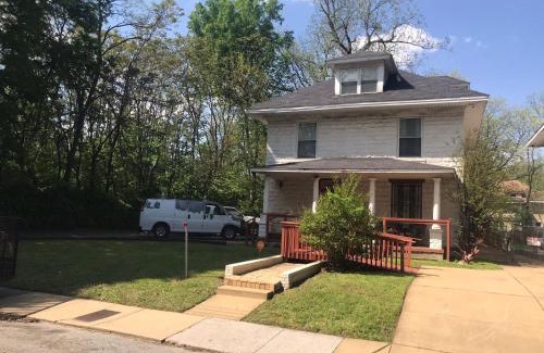 Memphis Casa | Chic Midtown 6BR Main house and 3BR Cottage