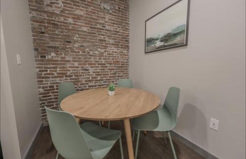 Downtown Boston Apartamento | Chic Modern 2 bed Apartment with Exposed Brick