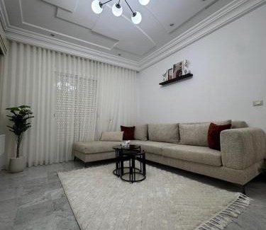 Cite Les Palmeraies Apartamento | Chic & Modern Apartment with Underground Parking