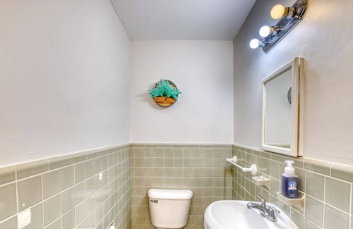 Southfield Casa | Chic Modern Home - Family Friendly - Garage & Pool
