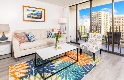 Waikiki Apartamento | Chic Mountain View Unit Near Waikiki Beach with Parking
