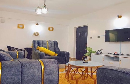 Ngara Apartamento | Chic Nairobi Getaway: Balcony, Art, Museums, Free WiFi!!!