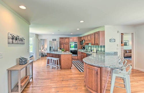 Kingston Springs Casa | Chic Nashville-Area Retreat w/ Private Pool!
