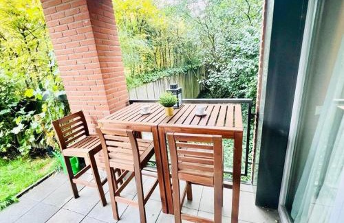 Neudorf-Weimershof Apartamento | Chic one bedroom with parking&terrace-KIR22