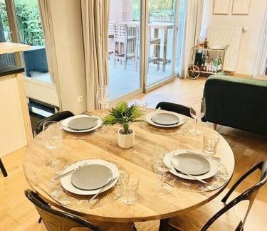 Neudorf-Weimershof Apartamento | Chic one bedroom with parking&terrace-KIR22