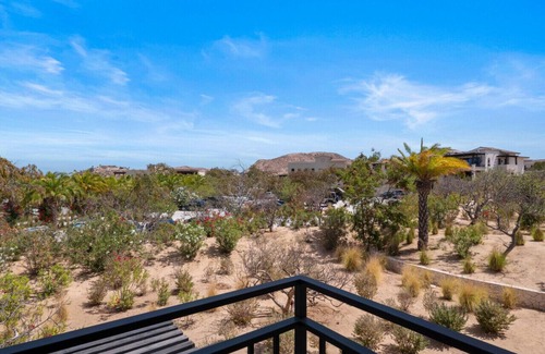 Palmilla Condominio | Chic Palmilla Dunes with Charm and Amenities