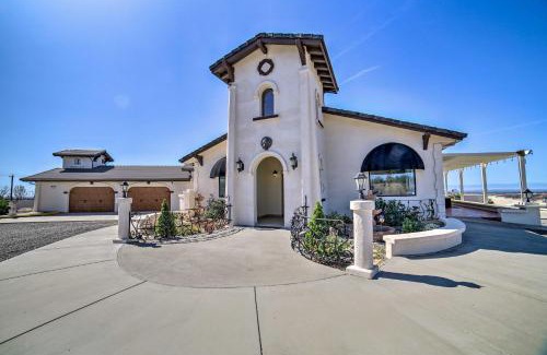Chico Casa | Chic Paradise Home with Terrace 13 Mi to Wineries!