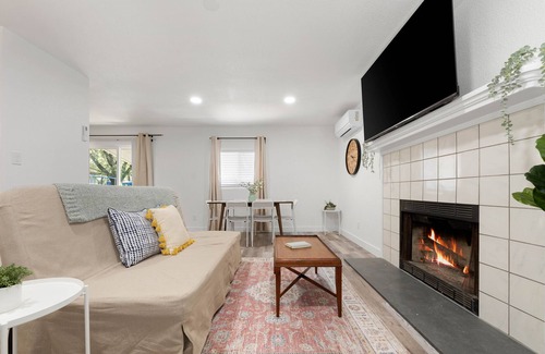 Carmichael Casa | Chic Remodeled 3BD|2BA House w/ Huge Outdoor Space